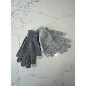 NWOT Magic Knit Gloves Touchscreen Gray 2 Pack